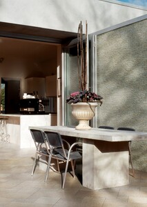 Pav&eacute; Wall House